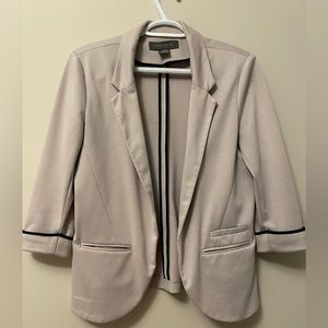 ✨Suzy Shier Nude Blazer🔥- Size L